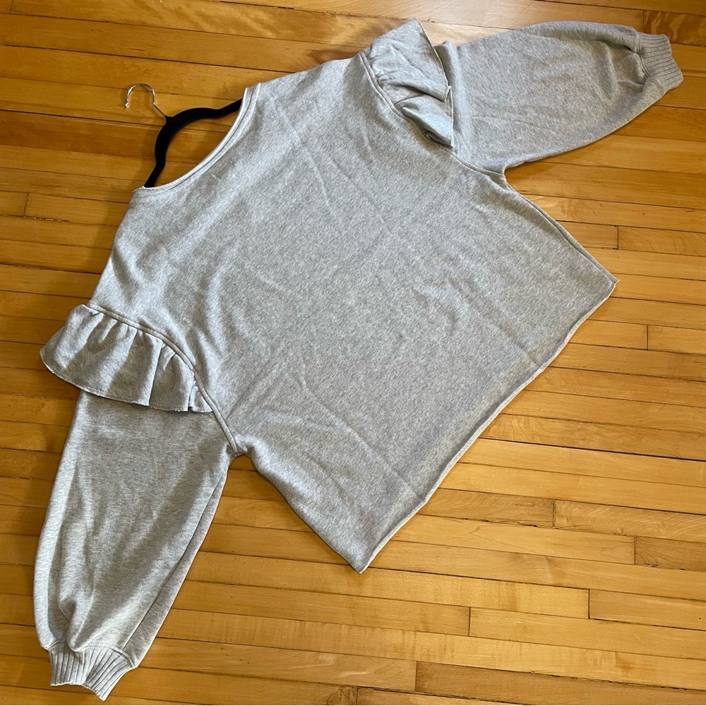 AERIE NWT 2025 Ruffle Sleeve Sweatshirt Raw Edge Neck and Hem Boxy Fit - Picture 8 of 12